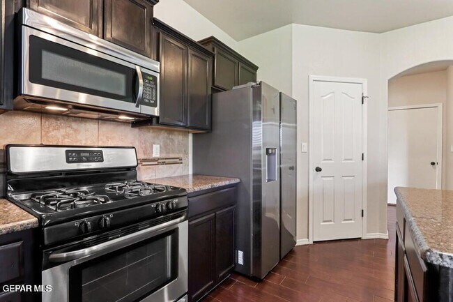 Building Photo - 2047 Dreamlight Pl