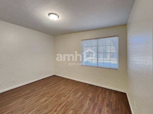 Building Photo - 10191 N Tarheel Pl