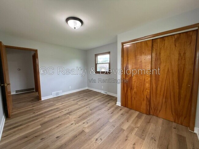Building Photo - 33W249 Butterfield Rd