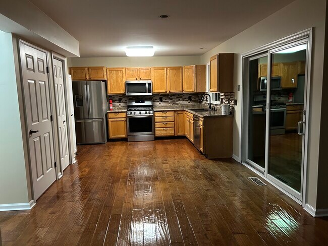 Building Photo - 349 Superior Rd