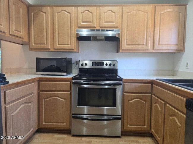 Building Photo - 11666 N 28th Dr