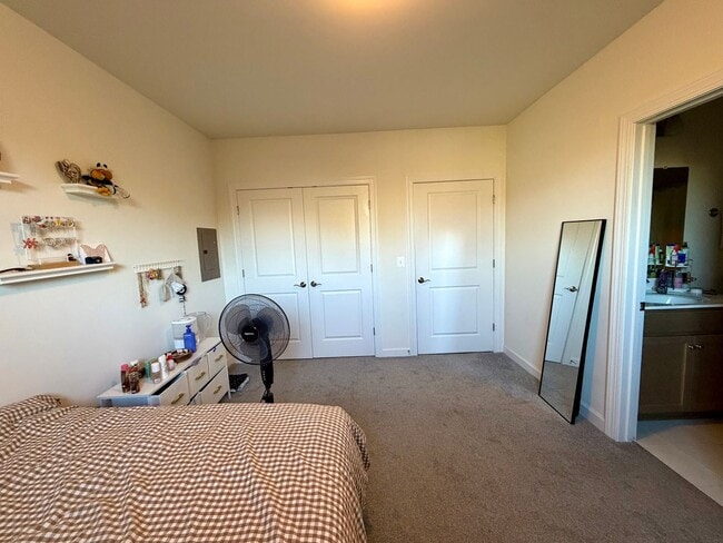 Building Photo - 1076 Delphi Ln