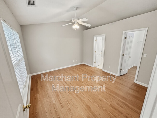Building Photo - 776 Waterbrook Ln