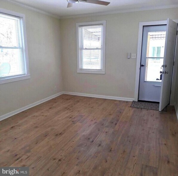 Building Photo - 403 Trenton Ct