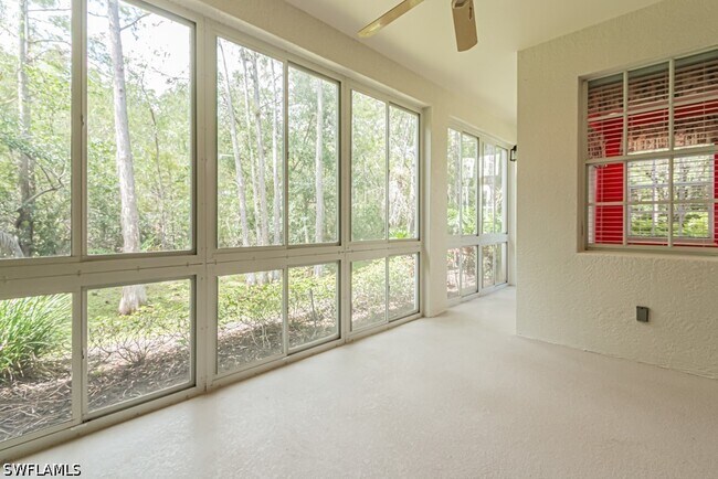 Building Photo - 2215 Hawksridge Dr
