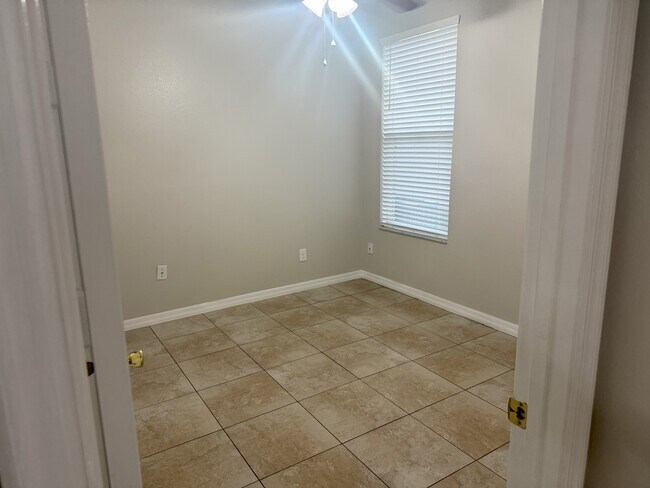 Building Photo - 9801 Kona Isle Ct