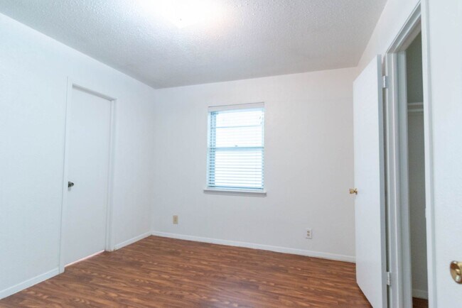 Building Photo - Great Home-Great Price!!!