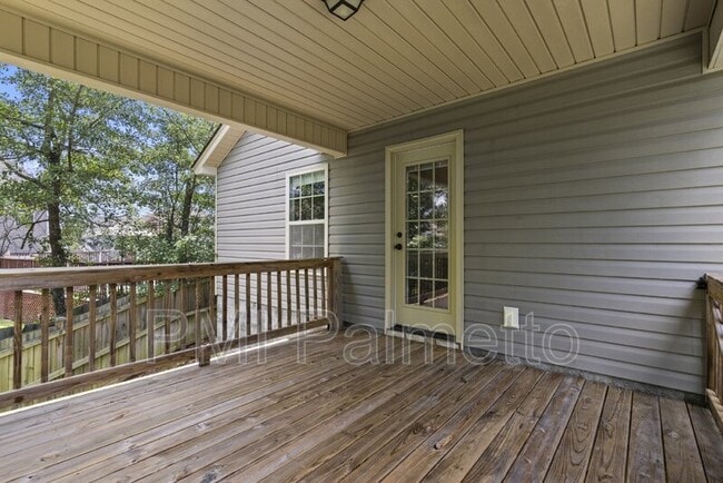 Building Photo - 634 Pine Lilly Dr