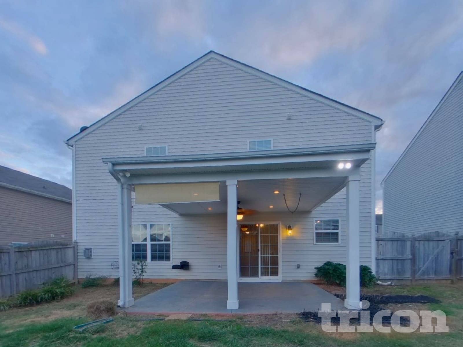 Building Photo - 2848 Village Center Dr