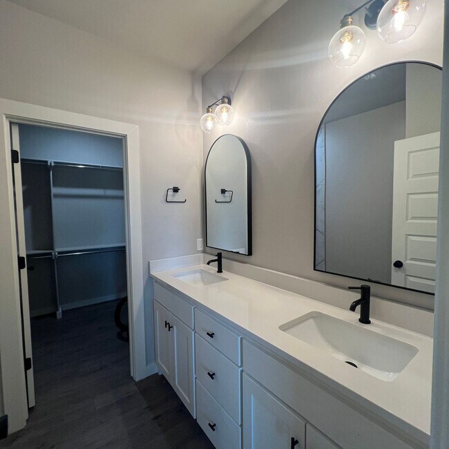 Building Photo - 818 Mill Run