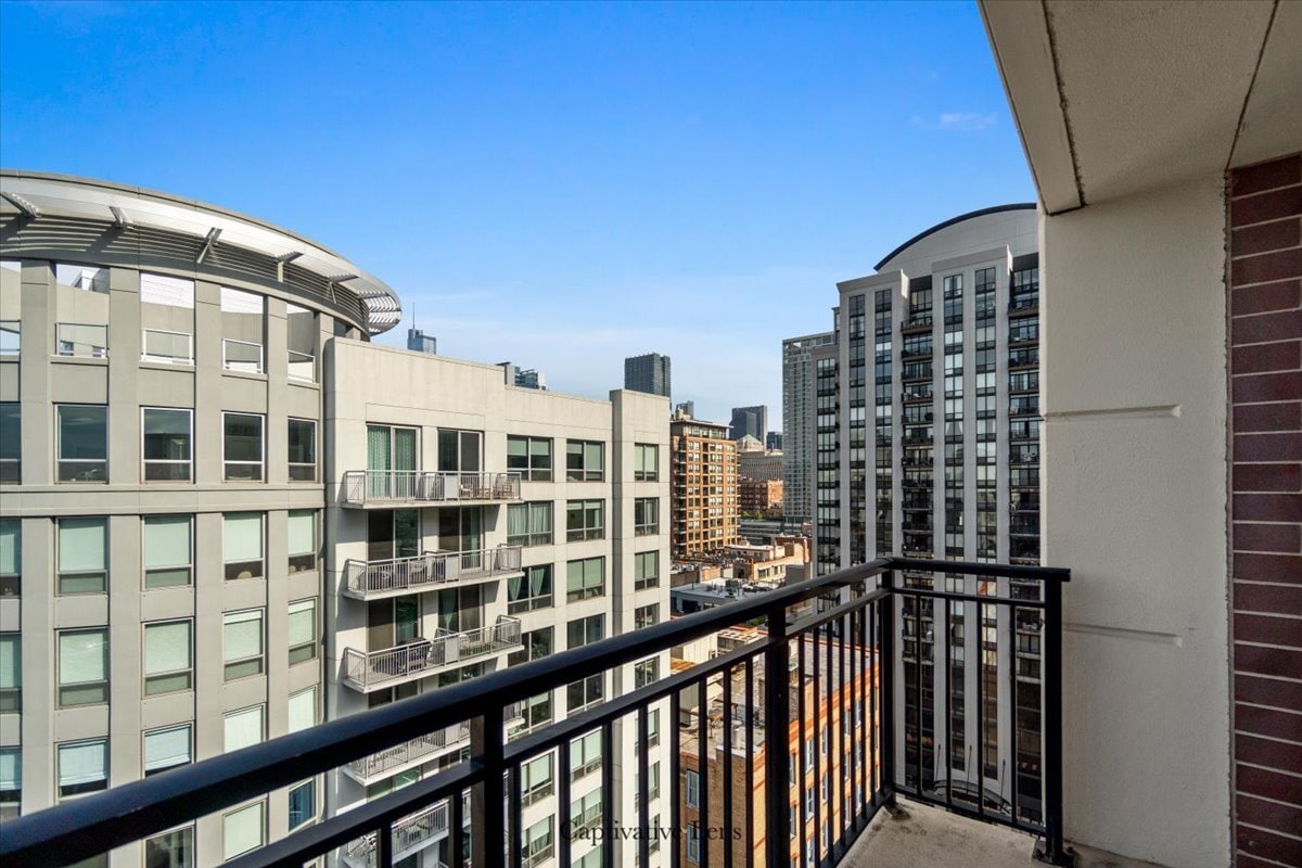 Building Photo - 451 W Huron St
