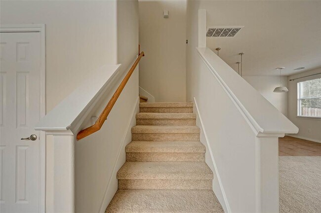 Building Photo - 22 Wickerdale Pl