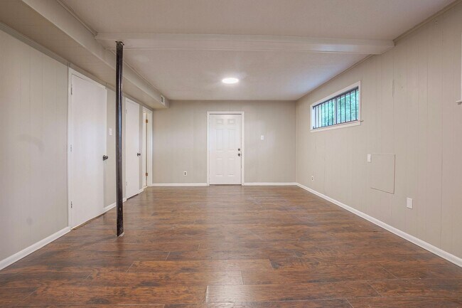 Building Photo - 4BR/1.5BA split-level in Grandview Heights