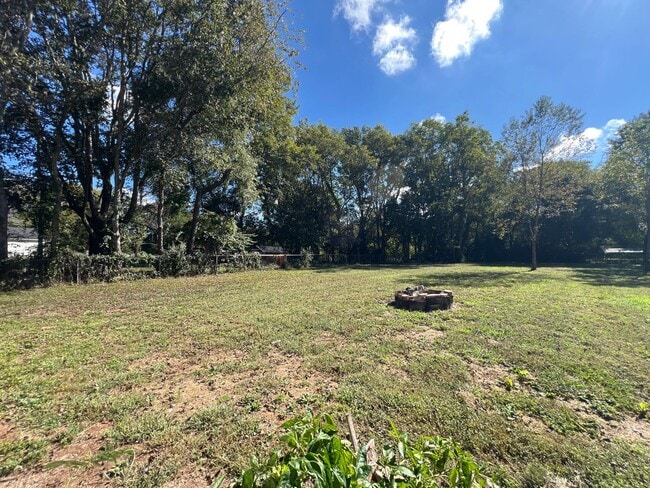 Building Photo - Beautifully Renovated 3-Bedroom Ranch with...