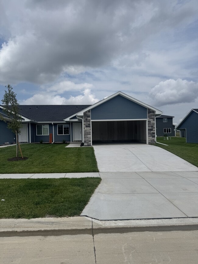 Building Photo - 204 W Ida Ln
