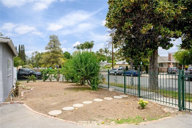 Building Photo - 6621 Chimineas Ave