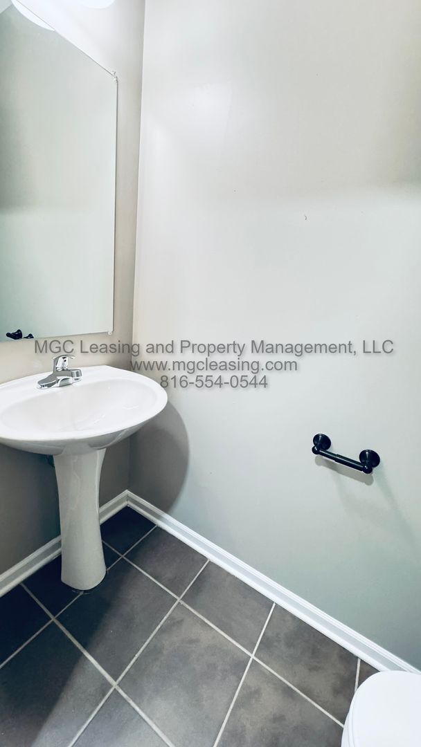 Building Photo - Special Offer at Baltimore Townhomes - One Month Free Rent!