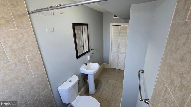 Building Photo - 64 Simpson Ave