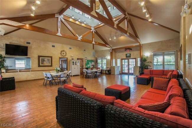 Building Photo - 9439 Palm Island Cir