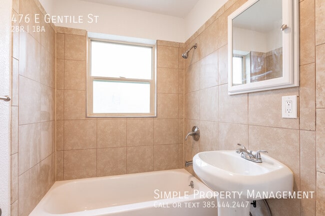 Building Photo - 476 E Gentile St