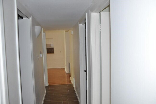Building Photo - 5519 Caversham Dr