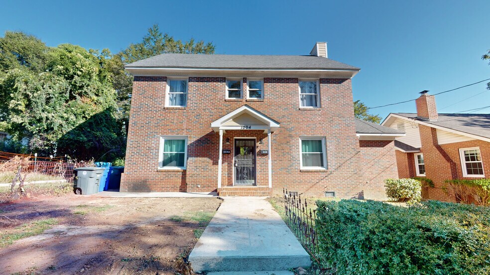 Front of Building - 1004 Belmont Ave