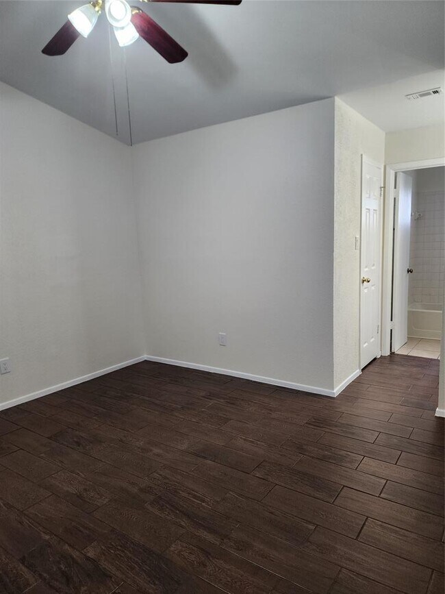 Building Photo - 502 Burlwood Ct