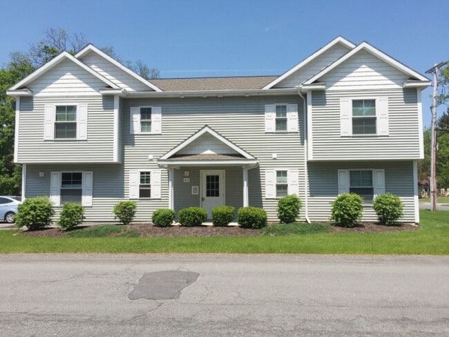 Building Photo - 465 Kings Rd