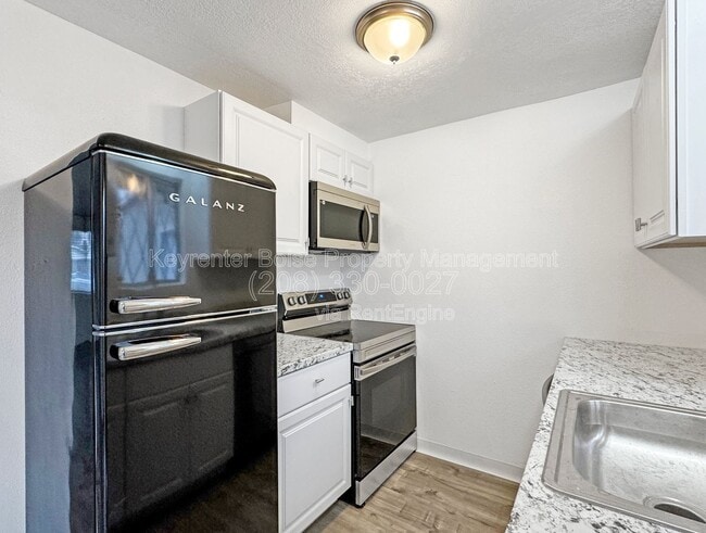 Building Photo - 4811 W Targee St