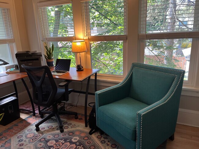 Building Photo - 4732 Harriet Ave