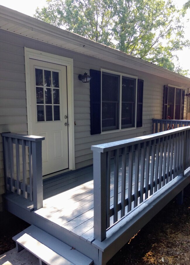 deck - 200 Jefferson St