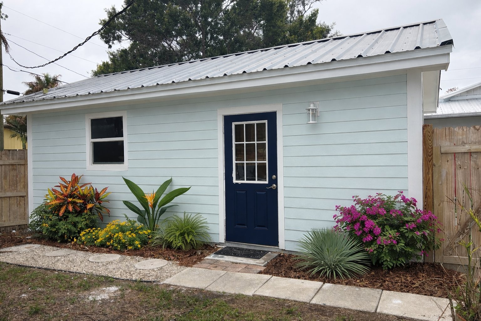 Building Photo - 626 SW Rustic Cir