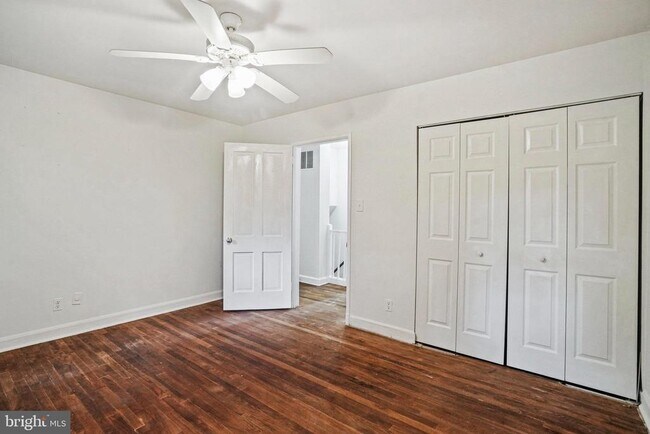 Building Photo - 8525 Geren Rd