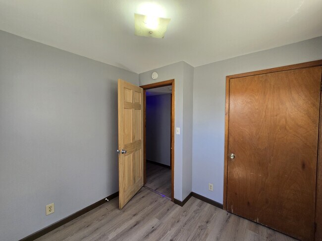 Building Photo - 804 W Mullan Ave