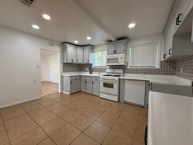 Building Photo - 6054 Colfax Ave