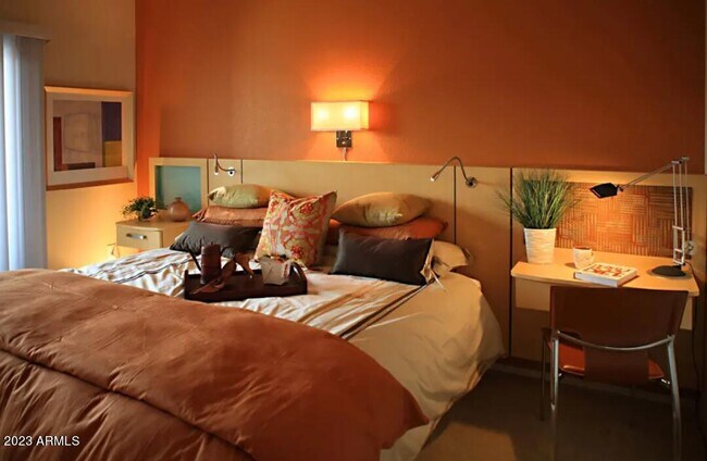 Building Photo - 28425 N Black Cyn Hwy