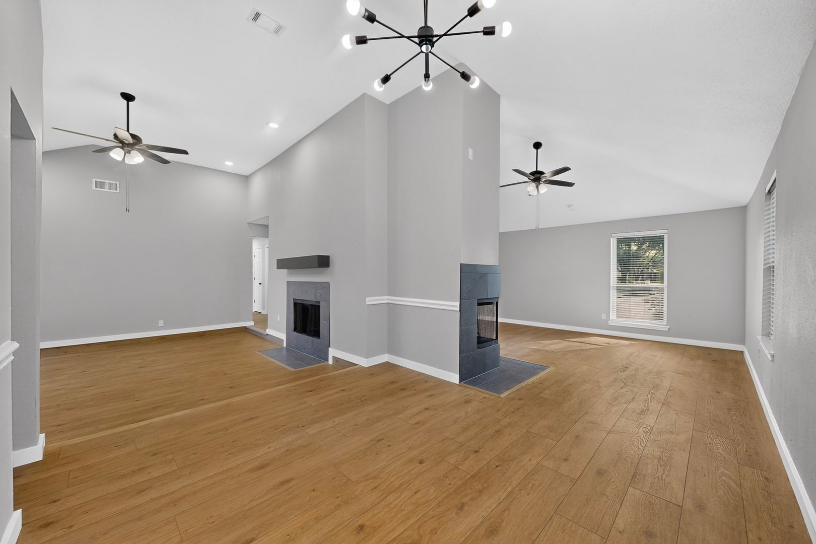 Building Photo - 405 Phillips Dr