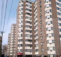 Building Photo - 1 bedroom in CHICAGO IL 60649