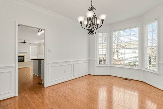 Building Photo - Spacious 5-Bedroom, 3.5-Bath Home in Midlothian – Prime Location & Community Amenities