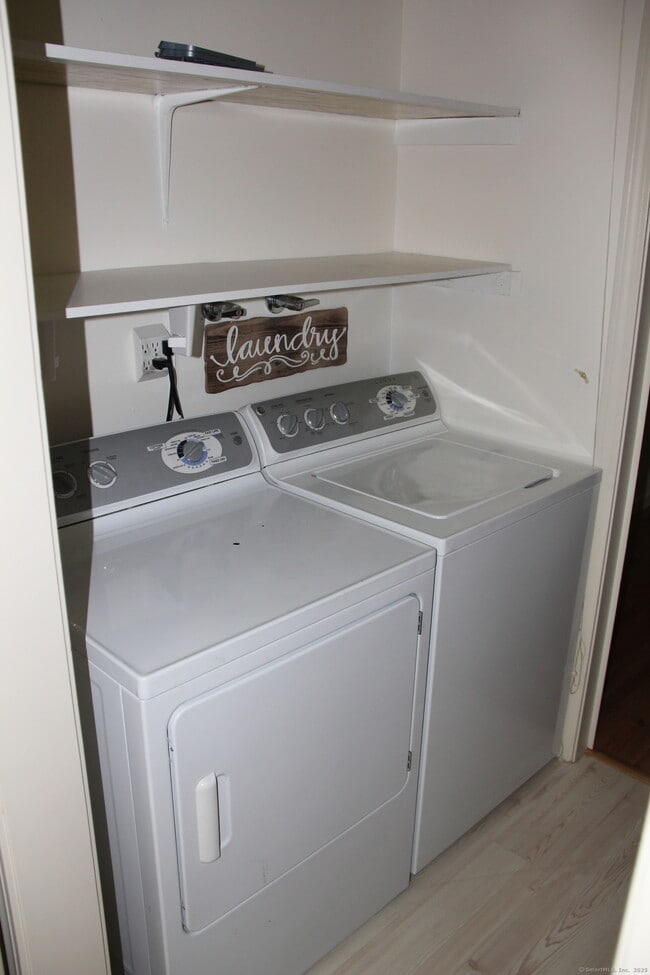 Building Photo - 45 Tunxis Village