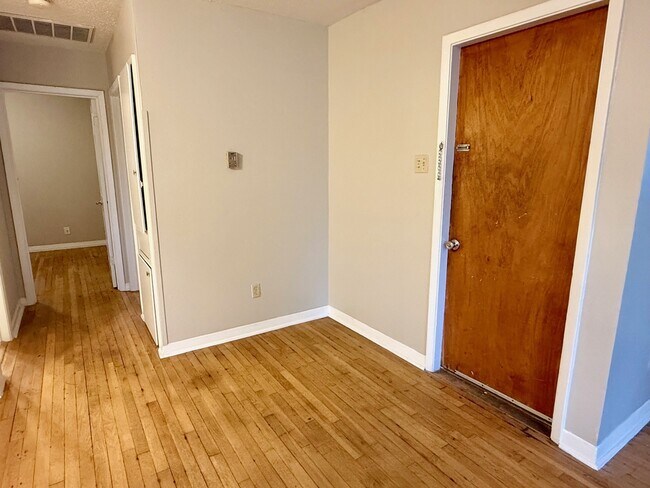 Building Photo - 4622 Michaux St