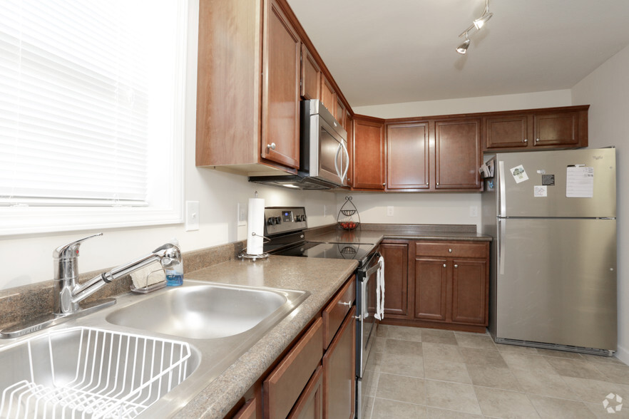 2 Bedroom - Kitchen - The Mallard Way Rental Community