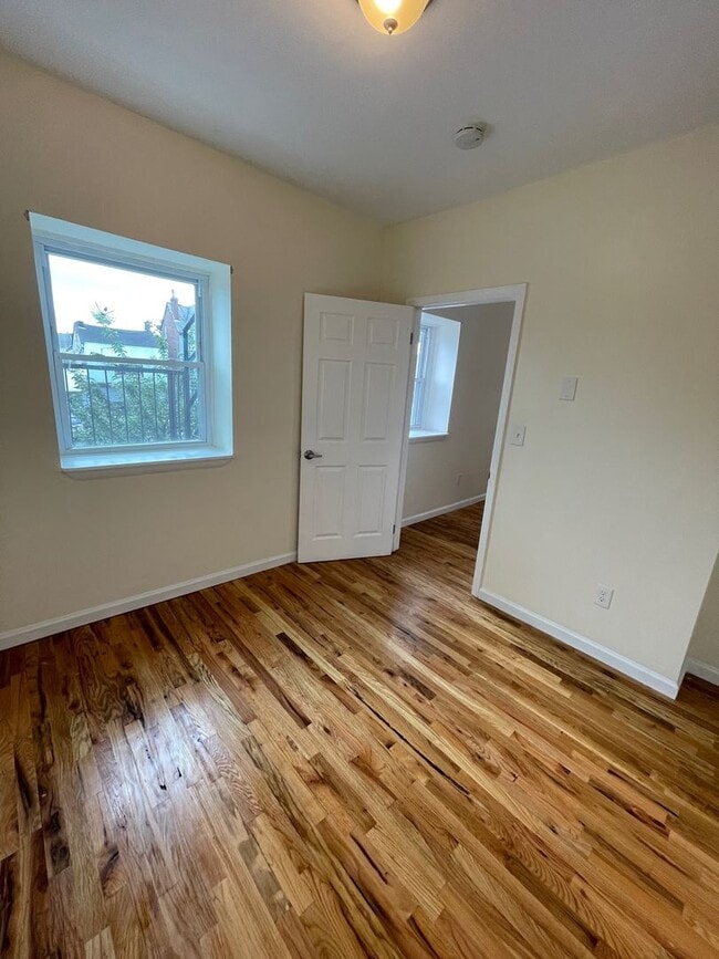 Building Photo - 202 Broadway