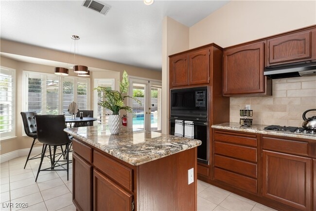 Building Photo - 905 Buffwood Ave