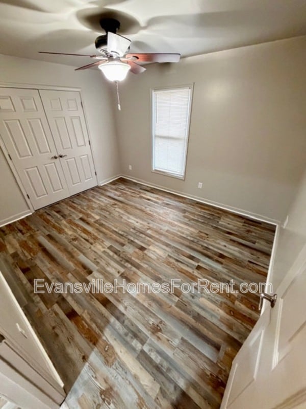 Building Photo - 306 S Elm Ave