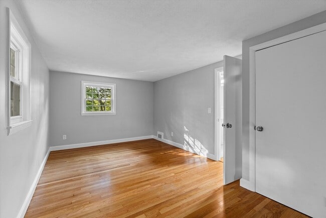 Building Photo - 36 Delmar Ave