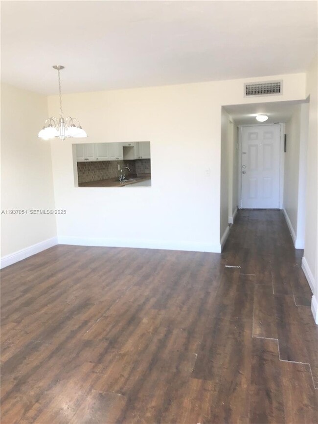 Building Photo - 10090 NW 80th Ct