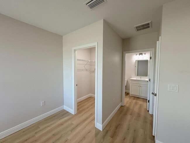 Building Photo - 10336 Pendleton Ave