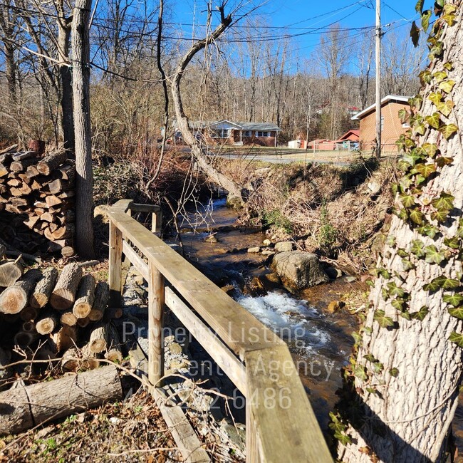 Building Photo - One Level Home, Elizabethton TN