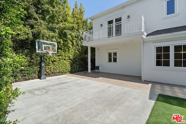 Building Photo - 9767 Monte Mar Dr